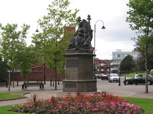 St Helens Pictures - Queen Victoria Statue